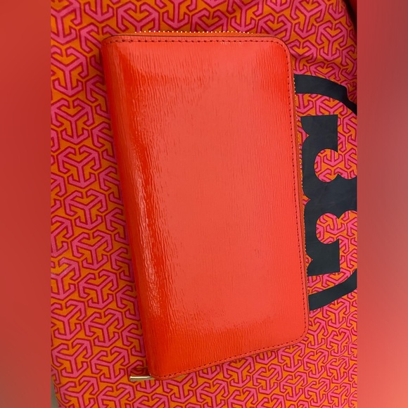 Tory Burch Purse w wallet - Picture 9 of 12